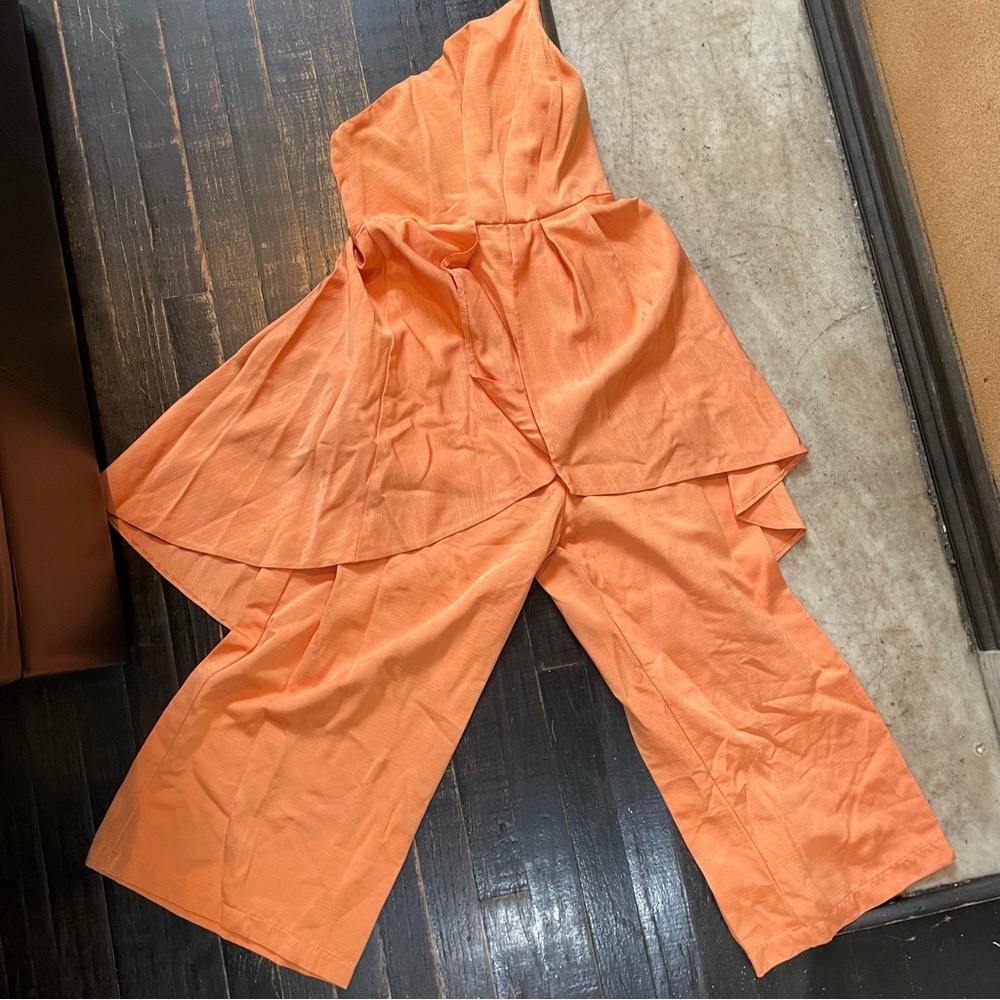 Organge jumpsuit